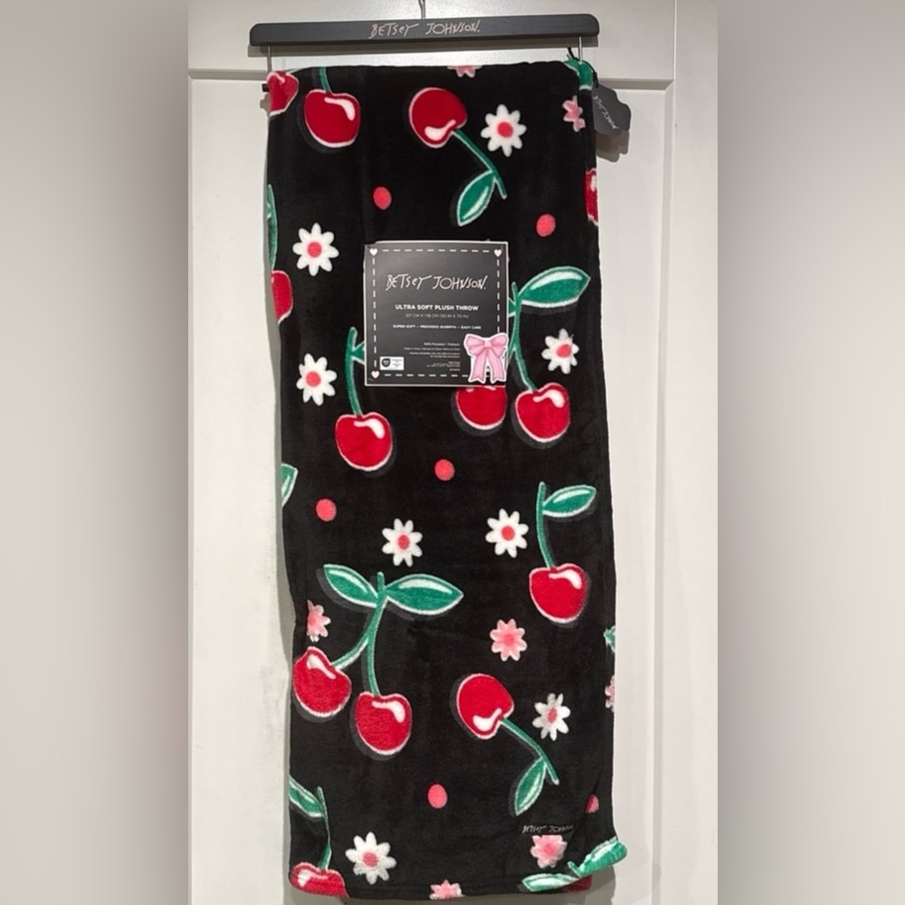 NWT-Betsy Johnson Cherry Ultra Soft Plush Throw 50x60”